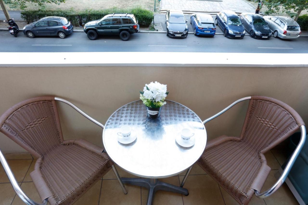 Gorgeous 2 Bedroom Duplex In City Center Bukarest Exterior foto